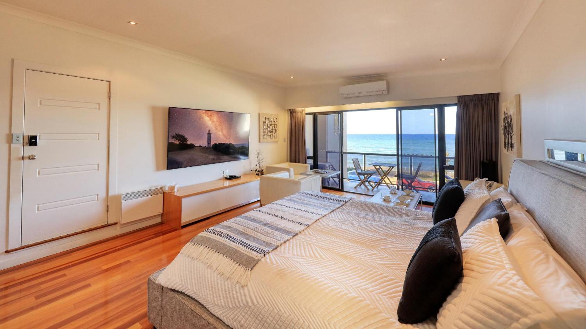 The Madsen Boutique 4* Penguin